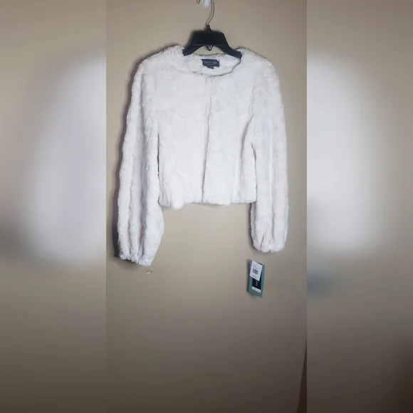 Perceptions Faux Fur Women's Round Neck Long Sleeve Shrug - Picture 2 of 12